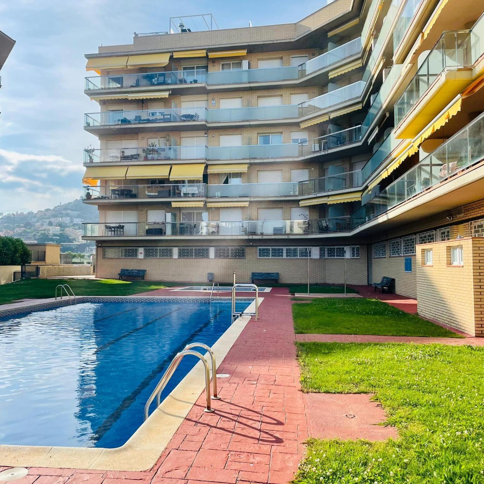 Ferienwohnung Reconnectar Malgrat De Mar Colom I Exterior foto