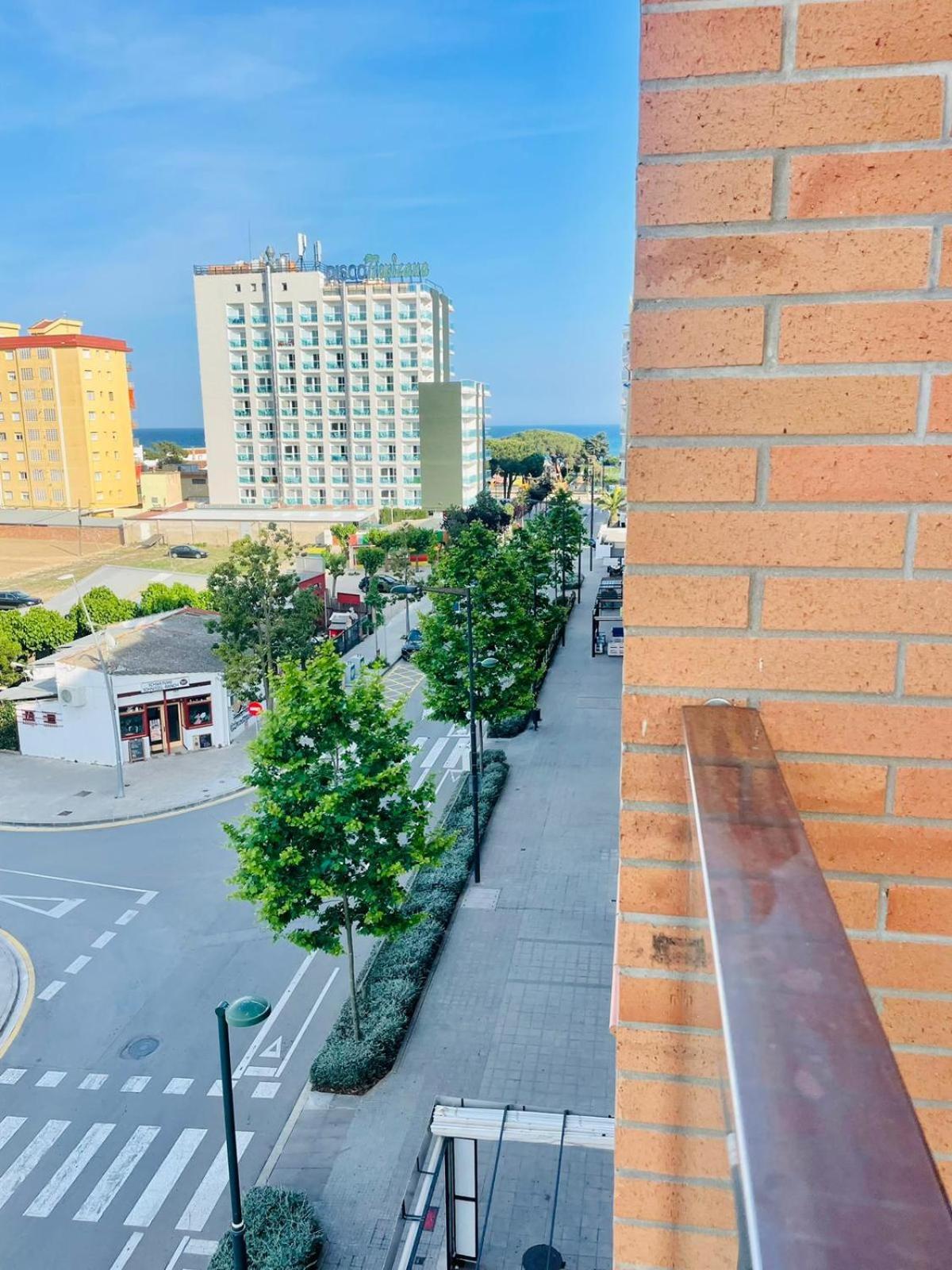 Ferienwohnung Reconnectar Malgrat De Mar Colom I Exterior foto